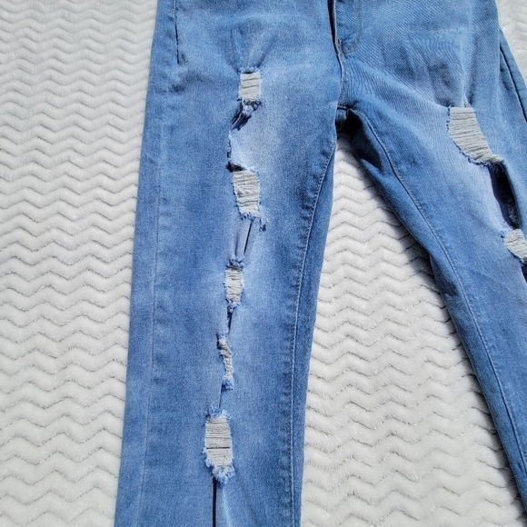 Vince Blue Co Distressed Jeans Size 13 Junior - Picture 7 of 9